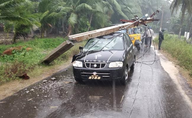 వణికించిన పెథాయ్‌...తప్పిన పెథాయ్‌ ముప్పు