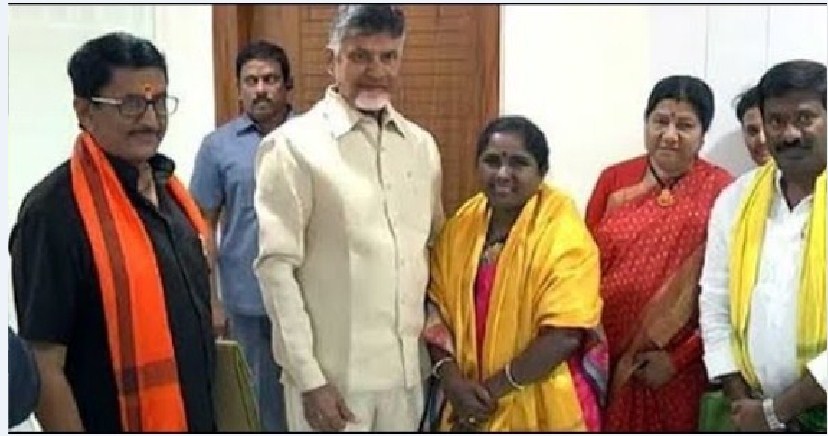 పల్లెకోకిల పాటకు చంద్రబాబు ఫిదా